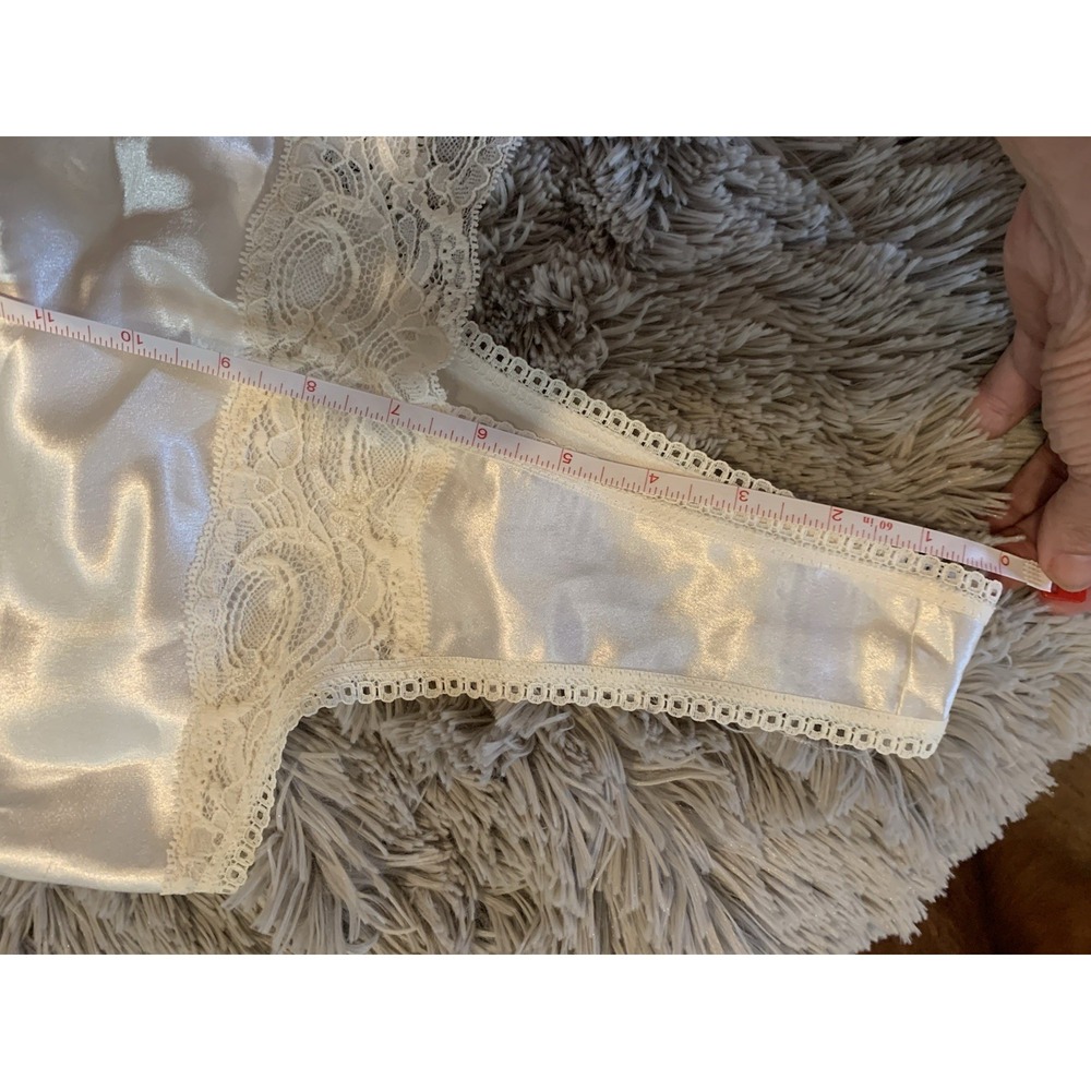 Vintage Unmentionable Off White With Lace Camisole Sz M - Picture 7 of 10